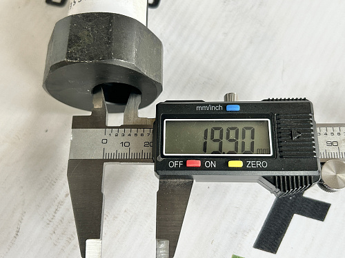 Р57310 Болт М30х1,5 шестигр. 46,масленка со смещением Ponsse